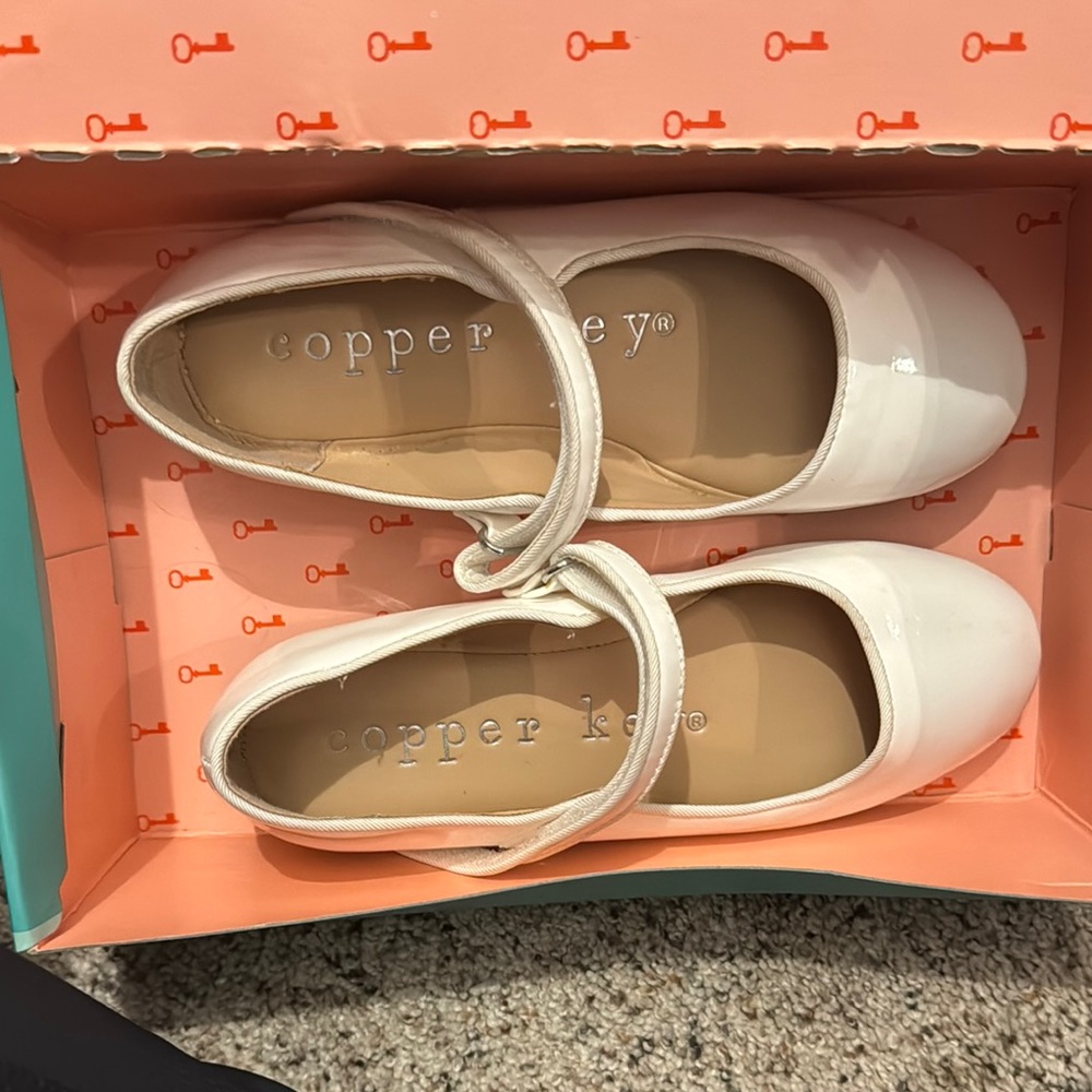 Copper Key girls Darrling patent Mary Janes White